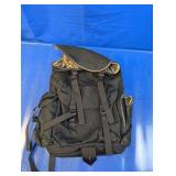 (1) Gap Black Backpack