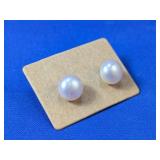 925 Sterling Silver Pearl Stud Earrings.