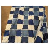 (1) Patchwork Fabric Quilt