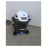 (1) HART 10-Gallon Wet/Dry Shop Vacuum