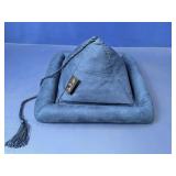 (1) Peeramid Bookrest Reading Pillow
