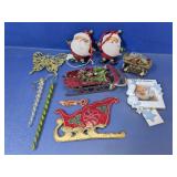 (9) Assorted Christmas Ornaments & Dï¿½cor