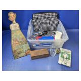 (1) Mixed Household Decor & Kitchenware Lot