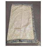 (1) Elegant Jacquard Table Runner w/ Tassels