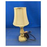 (1) Classic Traditional Table Lamp