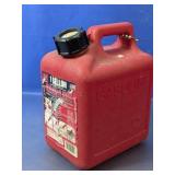(1) Midwest Can 1 Gallon Gasoline Can