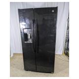 GE Side-by-Side Refrigerator w/Dispenser