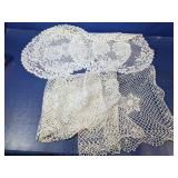 (5)Lace Table Runner & Doilies