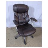 (1) Executive Office Chair