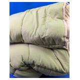 (1) Double-Sided Comforter