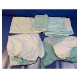 Queen Size Teal and White Leaf Pattern Bedding Set