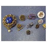 (10)Vintage Brooches & Collectible Lapel Pins Lot