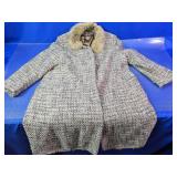 Vintage Style Tweed Coat With Faux Fur Collar