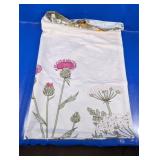 (1) Floral Pattern Curtain Panel