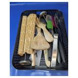 (10+) Kitchen Utensils & Bamboo Mat Lot