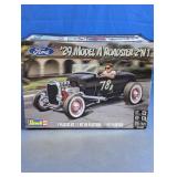 Revell Ford ï¿½29 Model A Roadster 2ï¿½n1 Kit