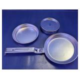 (1) Texsport Aluminum Mess Kit