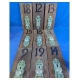 Rustic Numbered Keyhole Plaque Decorative Set