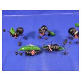 Vintage Picnic Ant & Pea Pod Figurine Set