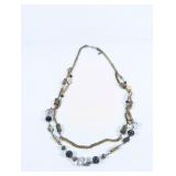 (1) Gold Tone Beaded Necklace