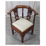 (1) Vintage Wooden Corner Chair