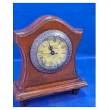 (1) Rochester Style Mantel Clock