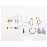 Mixed Fashion Jewelry Lot ï¿½ Gold & Silver Tone
