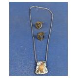 Metal Cufflinks & Bird Pendant Necklace