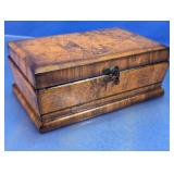 (1) Decorative Wooden Keepsake Box