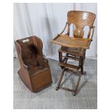 (2) Vintage Wooden Childrenï¿½s Chairs