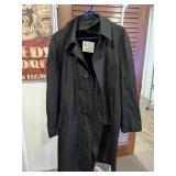 London Fog Maincoats Black Coat 40R