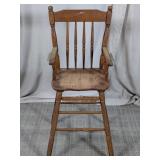 (1) Vintage Wooden Spindle High Chair