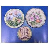 Decorative Floral Wall Plates & Corset Plaque Lot