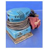 Makita Finishing Sheet Sander