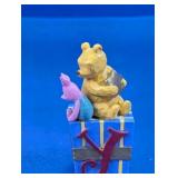 (1) Disney Pooh Piglet Letter Y Figurine