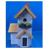 (1) Wooden Decorative Birdhouse