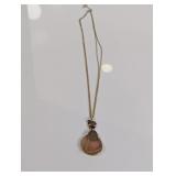 (1) Gold-Tone Pendant Necklace