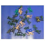 Plastic Toy Soldier Figure Lot With Tank