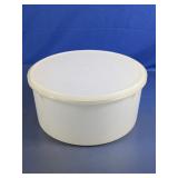 (1) Round Plastic Food Storage Container