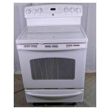(1) GE Electric Range w/ Glass Cooktop