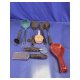 (10)Kitchen Gadget & Utensil Assortment Lot