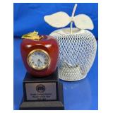 (2)Apple-Themed Decor Duo