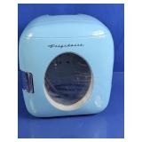 (1) Frigidaire Mini Fridge Cooler