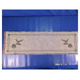 (1) Decorative Woven Table Runner