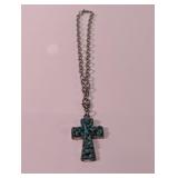 (1) Large Cross Pendant Necklace
