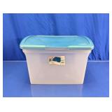 Sterilite ShowOffs Plastic Storage Tote