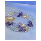 (1) Glass Grape Design Serving Plate