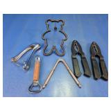 Assorted Kitchen Tools Nutcrackers Opener Set