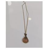 (1) Gold-Tone Pendant Necklace