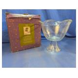 (1) Pfaltzgraff Glass Pedestal Bowl